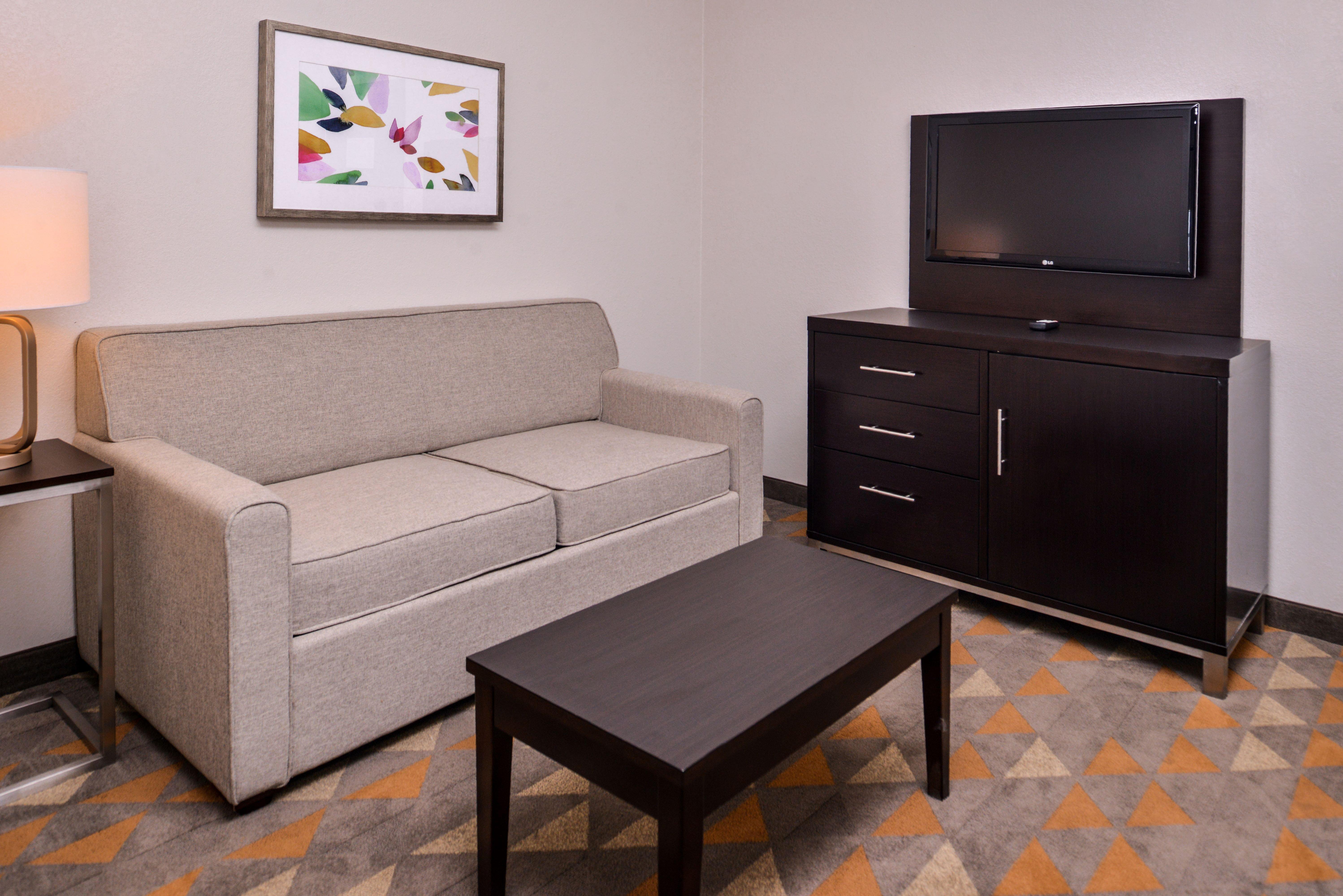 Holiday Inn And Suites Addison By Ihg Exterior photo